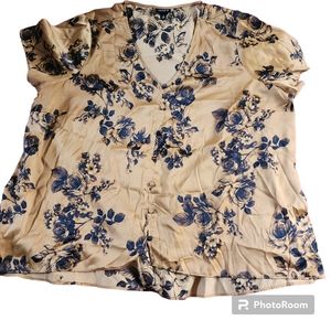 Torrid, 2X gold and black floral satin like blouse